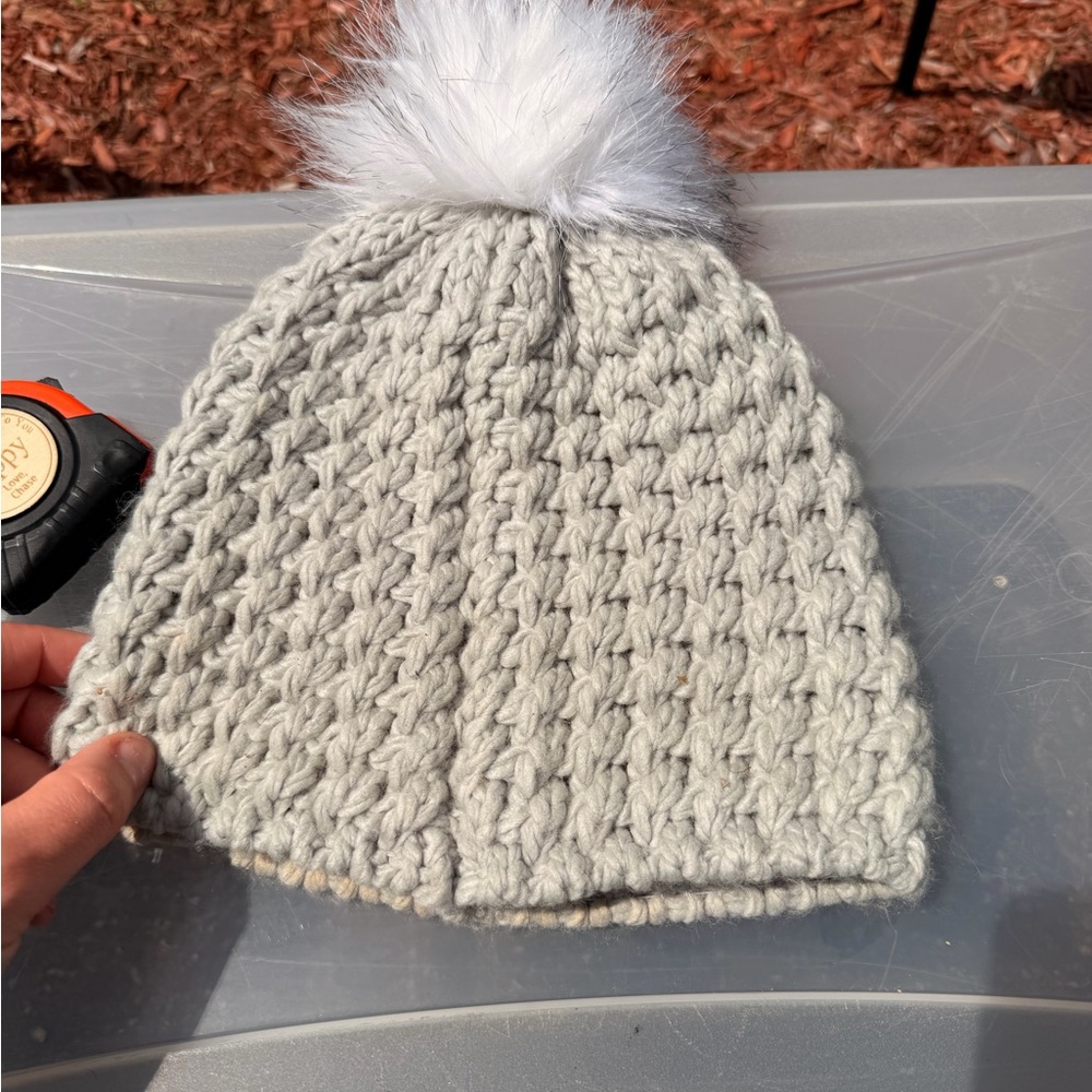 Fabletics grey beanie - Picture 4 of 4